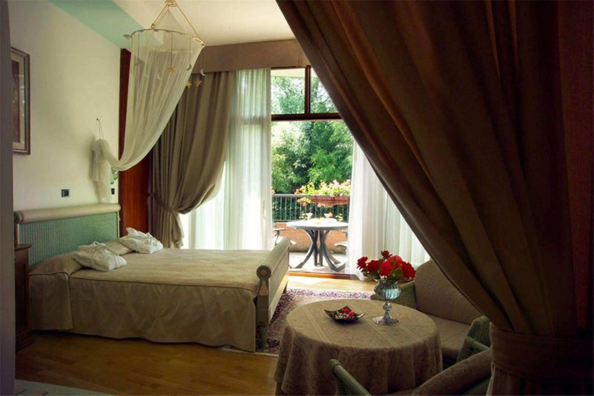 Park Hotel Junior Куарто-д'Альтіно Номер фото